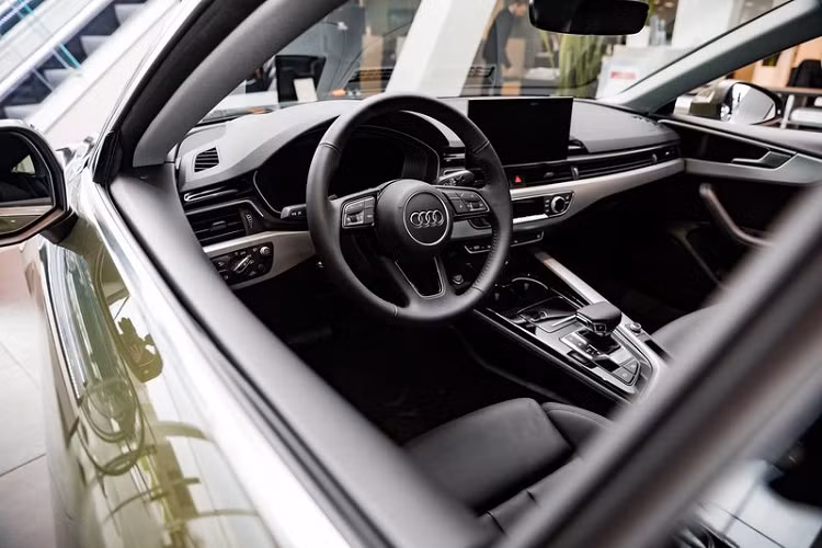 Xe có thể tăng tốc từ 0 - 100 km/h trong 7,5 giây, không quá nhanh nhưng cũng không hề chậm.