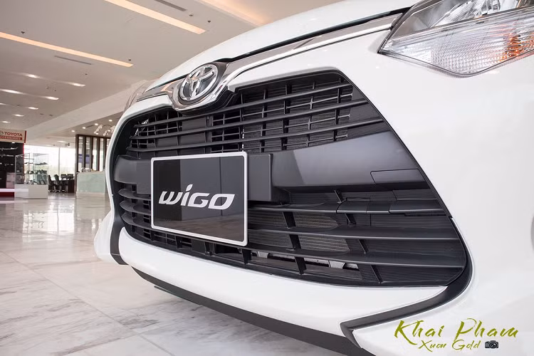 Nhằm giúp khách hàng có cái nhìn thực thế, chúng tôi giới thiệu Toyota Wigo 2020 bản MT hiện hành với mức giá 345 triệu đồng. Đây là phiên bản dành cho khách hàng chuyên dịch vụ bởi mức giá mà thương hiệu Nhật Bản cho là rẻ, nhưng thực tế Wigo MT không hề rẻ.