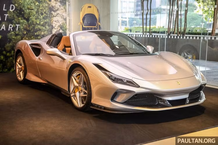 Mới đây, hãng xe Ý đã chính thức vén màn siêu xe Ferarri F8 Spider hoàn toàn mới tại đất nước Malaysia với giá từ 1,178 triệu RM (khoảng 6,5 tỷ VNĐ) và chưa bao gồm các thuế phí, bảo hiểm kèm theo... Như vậy, đây là thị trường đầu tiên trong khu vực Đông Nam Á chào đón mẫu "siêu ngựa" tới từ nước Ý. Dự kiến sau Malaysia, Singapore sẽ là đất nước tiếp theo chào đón mẫu xe này.