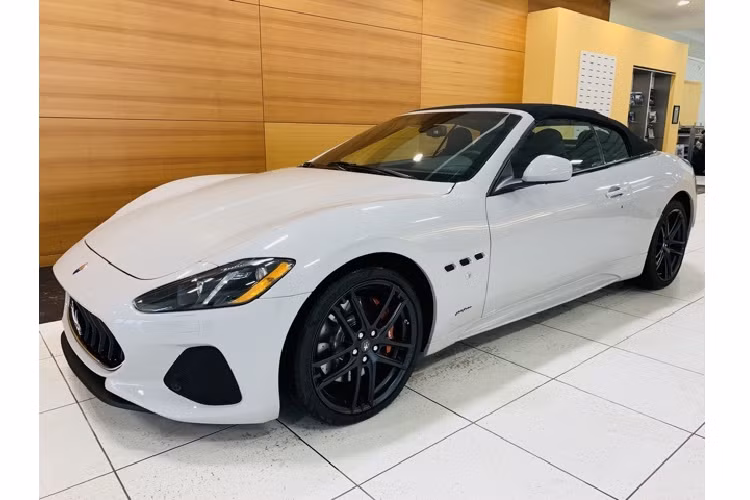 GranTurismo Sport được trang bị động cơ V8 4.244cc đạt công suất 405 mã lực tại 7100 vòng/phút và mô-men xoắn cực đại 460Nm tại 4750 vòng/phút.