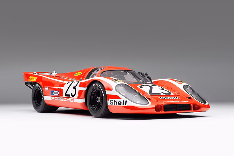 Một chiếc ôtô đồ chơi Porsche 917K có giá khoảng 15.000 bảng Anh (tương đương 450 triệu đồng). Để so sánh, một chiếc Toyota Corolla 2020 tiêu chuẩn tại Mỹ có giá khởi điểm 19.600 USD (tương đương 454 triệu đồng). Các sản phẩm của Half Scale Cars được quảng cáo là phù hợp cho trẻ em (tùy thuộc độ tuổi và chiều cao), nhưng thực tế thì một người trưởng thành cũng có thể ngồi vừa những chiếc có cỡ lớn một chút.