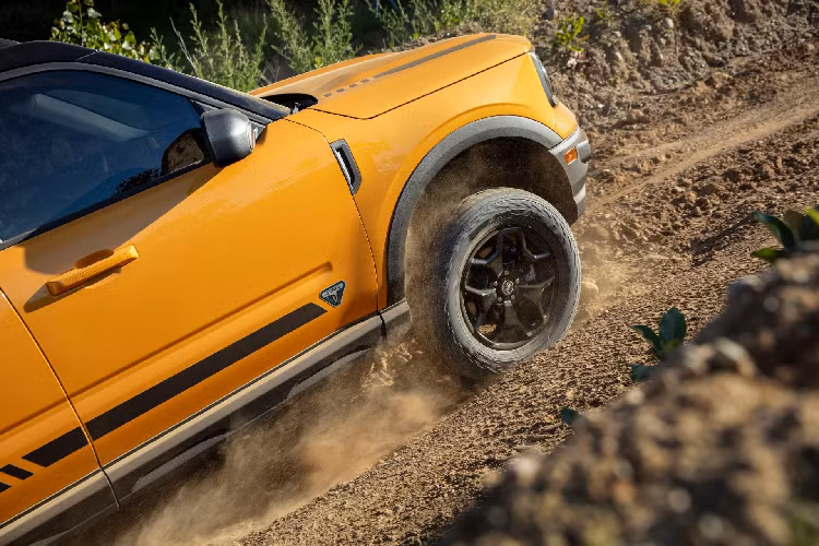 Khi được trang bị tất cả các tính năng off-road, Bronco Sport sẽ sở hữu khoảng sáng gầm xe tốt nhất phân khúc là 224 mm.