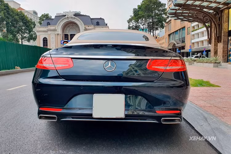 Mercedes-Benz S500 Cabriolet được trang bị động cơ V8 4.7, công suất 455 mã lực và mô-men xoắn 700Nm, kết hợp với hộp số tự động 9 cấp 9G-TRONIC. Về giá xe Mercedes-Benz S500 Cabriolet nó có mức niêm yết tại thời điểm ra mắt là 10,8 tỷ đồng.