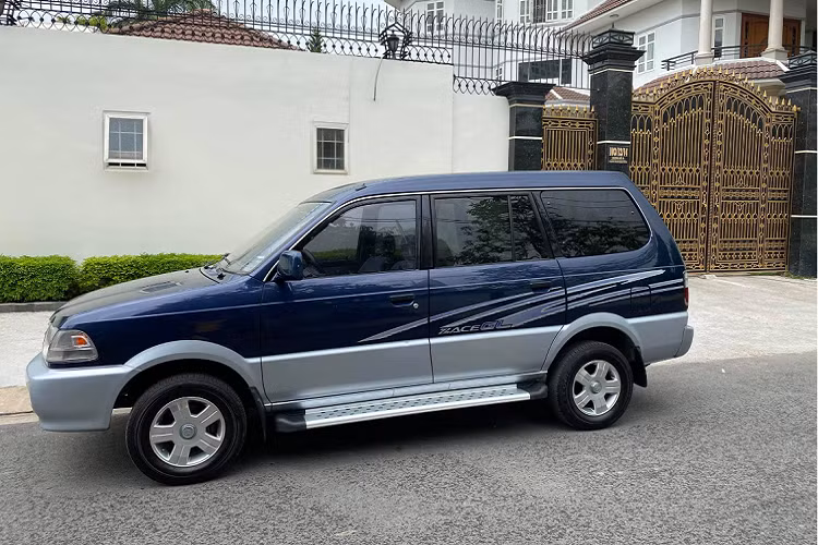 Tuy vậy, với chiếc Toyota Zace này giá trị của nó còn cao hơn nhiều so với thị trường. Chiếc xe này được liệt vào hàng những xe có giá trị sưu tầm, nên mức giá bán của nó có thể cao hơn thông thường 1 – 2 trăm triệu đồng.