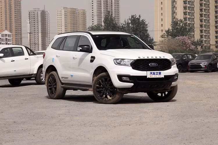 Cách đây không lâu, hãng Ford đã tung ra phiên bản nâng cấp của Everest 2020 tại thị trường Trung Quốc. Điểm nhấn của Ford Everest 2020 mới tại thị trường tỷ dân này chính bản 2.3T EcoBoost mới.