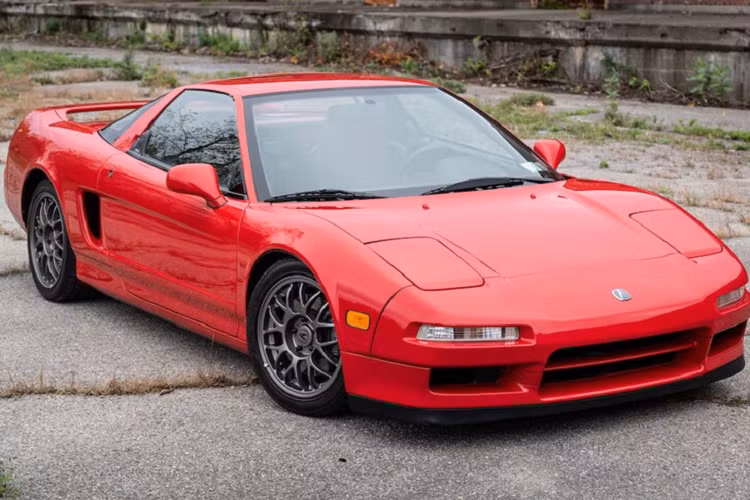 Những chiếc xe như Toyota Supra MkIV, Nissan Skyline GT-R (R34) hay Acura NSX đời cũ hoặc phiên bản đặc biệt từ thâp niên 90 giờ đây đã có giá bán lại trên 100.000 USD.