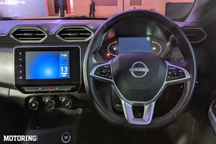 Động cơ thứ hai của Nissan Magnite 2021 là máy xăng 3 xi-lanh, tăng áp, dung tích 1.0 lít với công suất tối đa 100 mã lực và mô-men xoắn cực đại 160 Nm nếu đồng hành cùng hộp số sàn 5 cấp. Nếu đi với hộp số CVT, động cơ này có mô-men xoắn cực đại 152 Nm. Lượng xăng tiêu thụ của Nissan Magnite 2021 khi dùng máy xăng tăng áp và hộp số CVT là 17,7 km/lít (5,6 lít/100 km). Con số tương ứng của phiên bản máy xăng tăng áp và số sàn là 20 km/lít (5 lít/100 km).