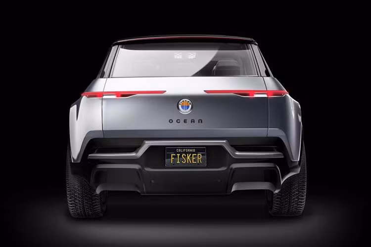 Về chương trình cho thuê xe của Fisker, hãng sẽ cho phép khách hàng trả xe bất cứ lúc nào, dù cho đó là một tháng, tám tháng hay lâu hơn mà không cần phải ký hợp đồng dài hạn và cho phép di chuyển bằng chiếc xe đó lên đến 30.000 dặm (khoảng 48.000 km) mỗi năm.