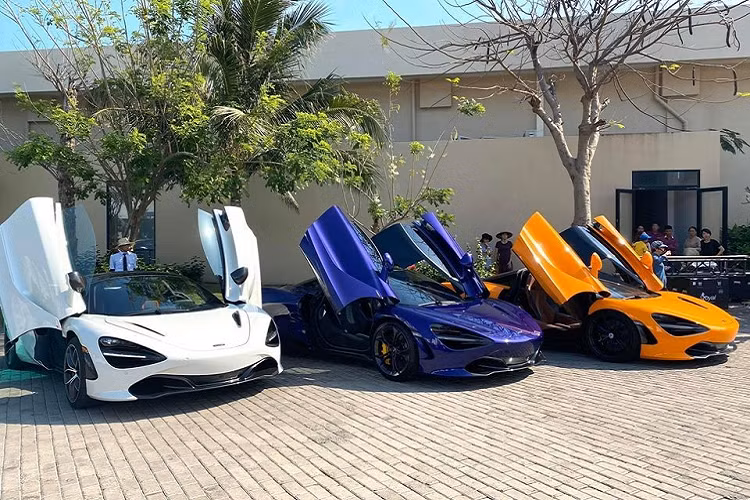 Chỉ ít ngày sau khi bán đi siêu phẩm độ Lamborghini Aventador Limited Edition 50 có một không ai tại dải đất hình chữ S, doanh nhân đến từ tỉnh Bà Rịa-Vũng Tàu đã tiết lộ mình sẽ sớm có một sản phẩm độ đắt giá khác đến từ siêu xe McLaren 720S màu tím đang trong garage của mình.