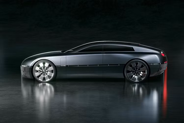 Ứng với tên gọi GT, kiểu dáng tổng thể của mẫu xe ý tưởng là coupe 4 cửa. Phần mui được thiết kế thấp và vuốt dài về phía đuôi xe. Thân xe được chia làm 2 phần, nửa trên sơn màu bạc trong khi nửa bên dưới dường như được trang trí bằng vật liệu carbon.