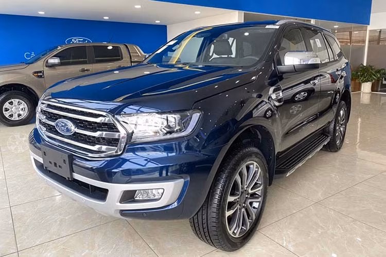 Mặc dù không phải là dòng xe bán chạy nhất trong phân khúc SUV 7 chỗ tại Việt Nam, nhưng Everest luôn chiếm được cảm tình của người dùng bởi xe sở hữu thiết kế đẹp mắt, trang bị và tính năng tốt trong tầm giá. Trong năm 2019 vừa qua, Ford Everest đạt tổng doanh số bán ra 7.852 xe, tăng gấp 4 lần so với doanh số 2.007 xe đạt được trong năm 2018.