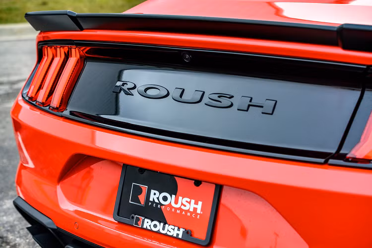Về khả năng vận hành, Roush đã nâng cấp hệ thống treo MagnetRide trên Ford Mustang thế hệ mới và tự tinh chỉnh lại hệ thống này. 