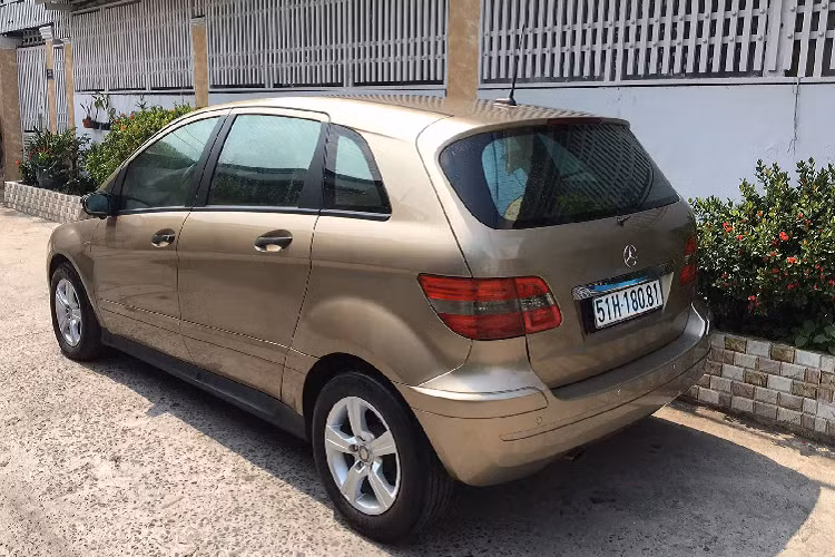 Bên cạnh đó, các mẫu MPV cũ khác trong tầm giá này có thể kể đến như Chevrolet Orlando, Kia Carens hay Suzuki Ertiga (cũ). Nhưng nếu yêu thích thương hiệu Mercedes của Đức thì Mercedes B150 trên đây là một lựa chọn khá hấp dẫn.