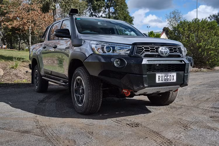 Nếu một ngày quyết định “lên đời” chiếc Toyota Hilux 2020 mới của mình, liệu bạn sẽ chọn phiên bản Rugged X, biến thể TRD quen thuộc hay chính chiếc xe này của nhà độ Wald?