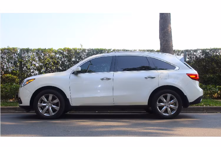 Xe sử dụng động cơ xăng V6 dung tích 3.5L, cam đơn SOHC, i-VTEC, hút khí tự nhiên (N/A) cho công suất tối đa 290 mã lực tại 6.200 vòng/phút và mô-men xoắn cực đại 362 Nm đạt được từ 4.700 vòng/phút. Sức mạnh được truyền xuống bốn bánh SH-AWD (Super Handling All-Wheel Drive) thông qua hộp số tự động 9 cấp (9AT; đời 2016 trở về sau sử dụng hộp số này thay cho hộp số tự động 8 cấp).