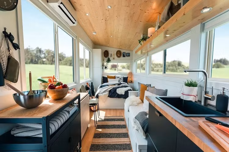 Cuối năm 2019, Ikea hợp tác với Escape Tiny Homes, công ty xây dựng “những ngôi nhà tí hon đẹp nhất trên thế giới” theo lời mô tả của Forbes, để phát triển một ngôi nhà di động độc nhất mà chỉ trưng bày các sản phẩm của Ikea và tập trung vào tính bền vững lâu dài. Dự án đó, được gọi đơn giản là nhà di động Ikea Tiny Home Project, đã được hoàn thành vào đầu năm 2020, và được lên lịch đi tour khắp nước Mỹ.