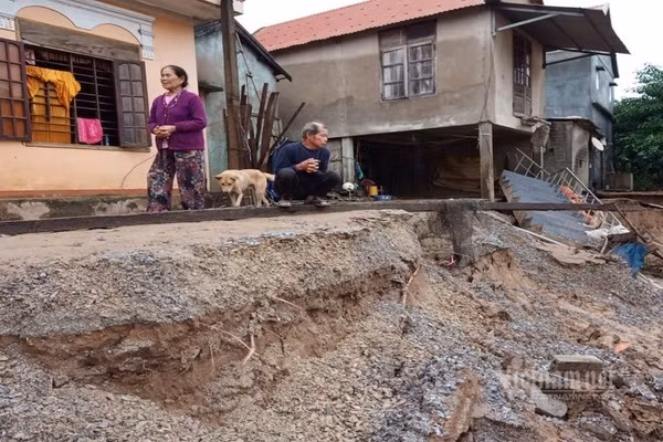 Lo nui o Quang Binh, kip thoi so tan khan cap tram dan ra ngoai-Hinh-5