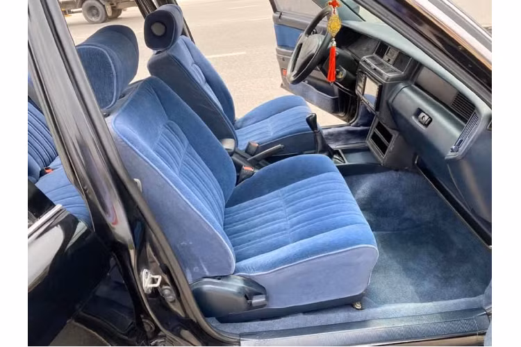 Cung cấp sức mạnh cho chiếc Toyota Crown đời 1993 động cơ 6 cyl thẳng hàng (I6) dung tích 3.0L hút khí tự nhiên (2JZ), DOHC, cho công suất 223 mã lực tại 4.800 vòng/phút, mô-men xoắn đực đại 280Nm tại 5.800 vòng/phút.
