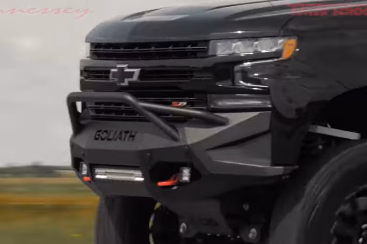 Chi phí cho một chiếc Goliath 6x6 là không hề rẻ, và nhà sản xuất cũng chỉ dự định chế tạo 24 chiếc ở giá tối thiểu 375.000 USD ( tương đương khoảng 8,7 tỷ đồng) mỗi chiếc.
