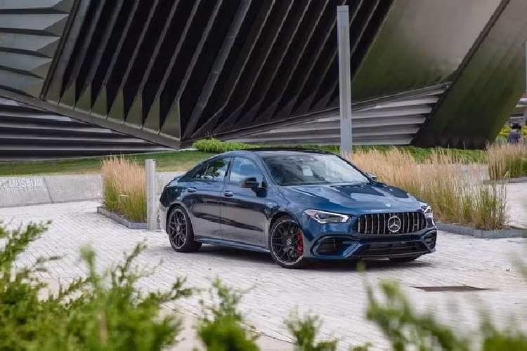 Ngam Mercedes-AMG CLA45 2020, truong thanh va tuyet voi hon