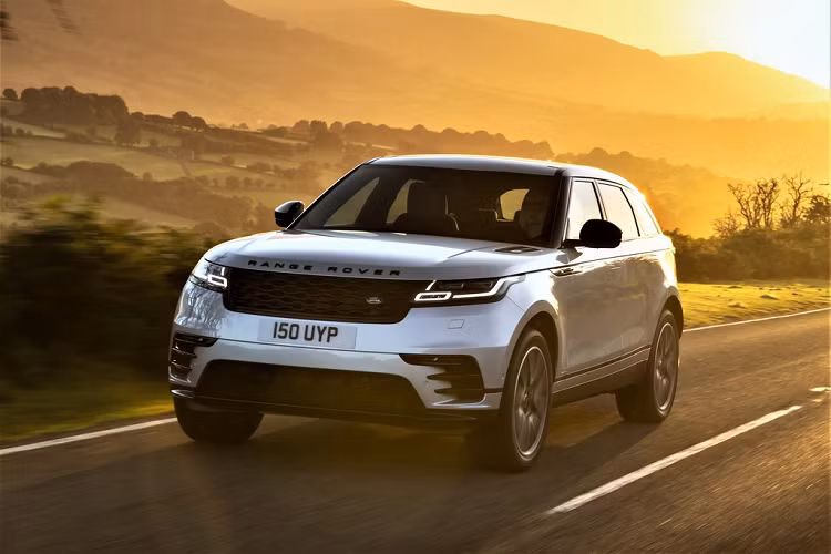 Range Rover Velar 2021 nang cap dong co, gan 60.000 USD