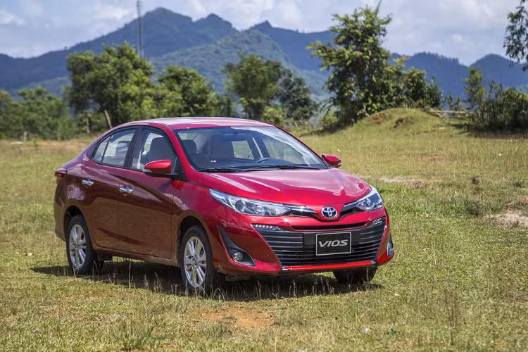 Toyota Vios trung bien 
