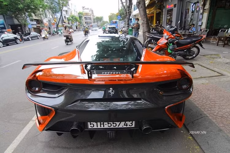 “Trái tim” của chiếc Ferrari 488 GTB độ Mansory và Pogea Racing vẫn là khối động cơ nguyên bản V8, tăng áp kép, dung tích 3,9 lít, sản sinh công suất tối đa 661 mã lực và mô-men xoắn cực đại 760 Nm. Động cơ kết hợp cùng hộp số ly hợp kép 7 tốc độ. Ferrari 488 GTB chỉ mất khoảng thời gian 3 giây để tăng tốc từ vị trí xuất phát lên 100 km/h trước khi đạt vận tốc tối đa 330 km/h.