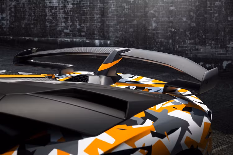 Aventador là một trong những siêu xe thành công nhất của Lamborghini. Chính vì thế mà hãng xe Italy vẫn thường cho ra mắt các phiên bản đặc biệt, giới hạn của mẫu xe này thay vì cho ra mắt mẫu xe "kế nhiệm".