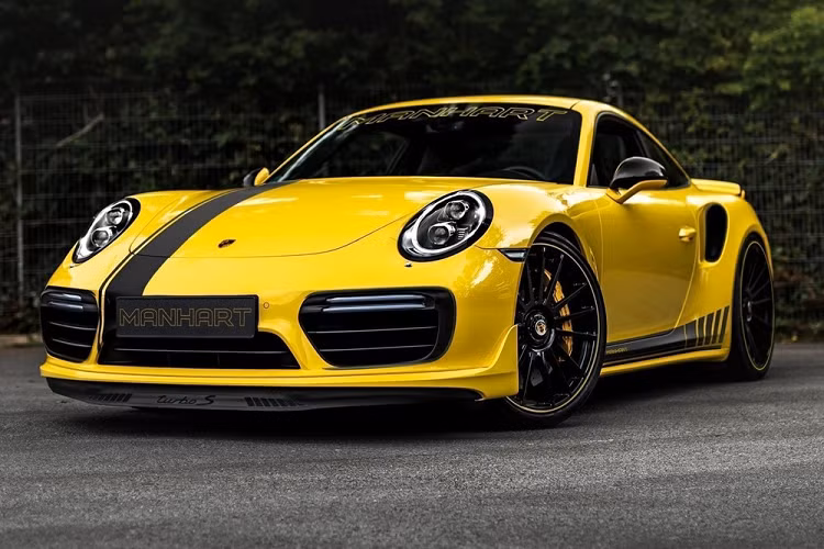 Khi nói đến siêu xe, ít có mẫu nào có thể tuyệt hơn siêu xe Porsche 911 Turbo. Nó là chiếc xe bất chấp quy luật khoa học và mang tới lực gia tốc nhanh đáng sợ đến độ vượt qua cả công suất và hiệu suất được thông báo bởi nhà sản xuất, đặc biệt là bản Turbo S.