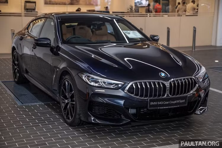Mới đây, hãng xe hạng sang nước Đức - BMW vừa ra mắt thêm phiên bản 840i GranCoupe M-Sport 2020 tại đất nước Malaysia. So với các phiên bản còn lại của dòng 8-Series, BMW 840i GranCoupe M-Sport 2020 sở hữu rất nhiều trang bị hiện đại và dễ dàng thuyết phục các khách hàng khó tính nhất nhờ vẻ đẹp khó cưỡng của mình.
