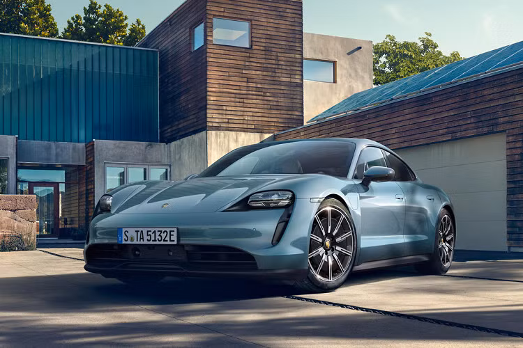 Sieu xe dien Porsche Taycan tu 5,7 ty dong tai Viet Nam