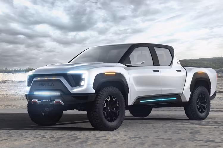 Sau Tesla Cybertruck, phân khúc xe bán tải điện tiếp tục sôi động khi hãng Nikola giới thiệu cái tên Badger. Nikola Badger 2021 mới sẽ ra mắt tại sự kiện Nikola World 2020 vào tháng 9, xe có kiểu dáng hầm hố, mạnh mẽ.