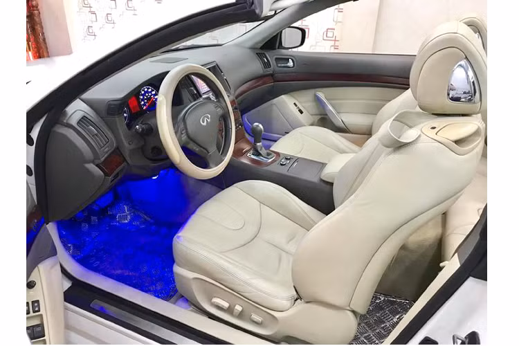 Sau hơn nhiều năm sử dụng, hiện tại chiếc G37 mui trần này đã được thay mâm đồ chơi thay cho bộ mâm 18 inch nguyên bản theo xe. Hiện chưa rõ chủ nhân có còn giữ lại mâm “zin” hay không, nếu mất đi mâm nguyên bản thì nó có thể làm giảm độ chất và cả giá trị của xe.