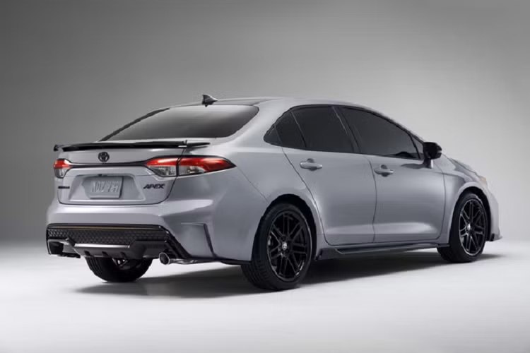 Mẫu xe sedan Toyota Corolla Apex Edition 2021 được nhà sản xuất trang bị rất nhiều công nghệ cũng như vật liệu chế tạo đặc biệt, góp phần mang tới cho người lái những cảm xúc thực sự ấn tượng.
