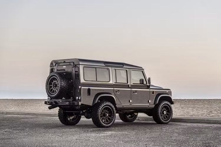Tất cả những cập nhật kể trên sẽ mang đến cho bản độ Defender Himalaya trải nghiệm lái xe tuyệt vời hơn, phấn khích hơn đối với các chủ sở hữu đam mê off-road. Mặc dù thuật ngữ “Ultimate Defender” đã được xuất hiện rất nhiều trong những năm gần đây, đặc biệt là với "lò độ" danh tiếng Project Kahn chuyên nâng cấp hiệu suất cho xe off-road, nhưng những chiếc SUV địa hình có sức mạnh 600 mã lực trở lên vẫn rất khan hiếm.