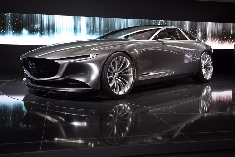 Cũng theo tờ Car&amp;Driver, Mazda6 thế hệ mới có thể được bổ sung cả phiên bản coupe 2 cửa. Điều này nghe có vẻ thú vị và nếu đúng thì sẽ giúp hãng Mazda lấp được chỗ trống của dòng RX cũ.