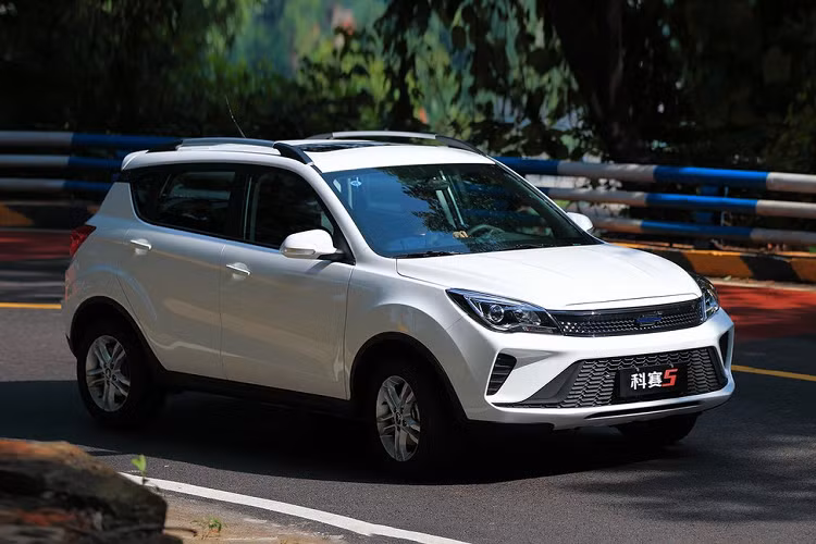 Tương tự những thương hiệu xe quốc tế, các thương hiệu xe Trung Quốc cũng thực hiện nâng cấp giữa vòng đời cho các sản phẩm nội địa. Mới đây, Oshan, một thương hiệu con của Changan Automobile, đã ra mắt mẫu xe Oshan Kesai 5 2020 mới (còn gọi là COS5).