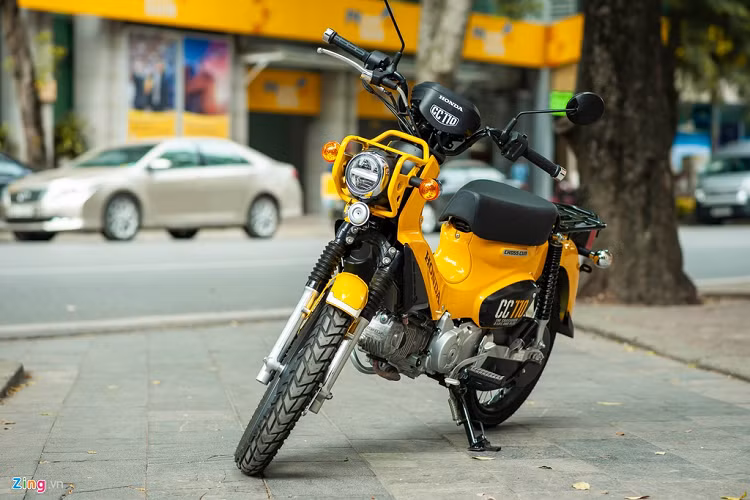 Chiếc xe đã được sử dụng 4.000 km và có ngoại hình còn khá mới. Đây là một trong số 4 chiếc Honda Cross Cub được nhập về Việt Nam trong năm ngoái.