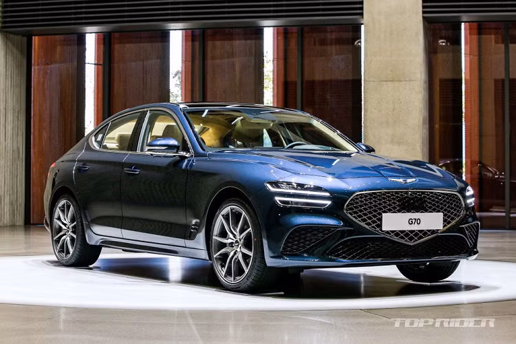 Tại thị trường Hàn Quốc, giá xe Genesis G70 2021 có mức bán ra dao động từ 40,35 - 45,85 triệu Won (khoảng 827 - 939 triệu đồng).