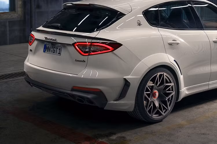 Trong khi đó, phiên bản máy dầu của mẫu siêu SUV nhà Maserati có khả năng sản sinh công suất 317 mã lực và 680 Nm – vượt trội hơn 46 mã và 80 Nm so với model tiêu chuẩn.