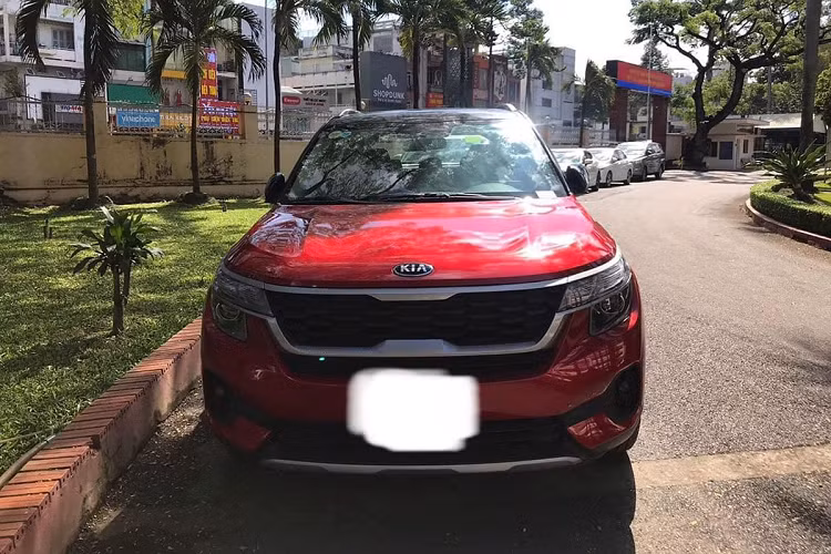 Kia Seltos Deluxe 2020 len san xe cu, chao ban 649 trieu dong