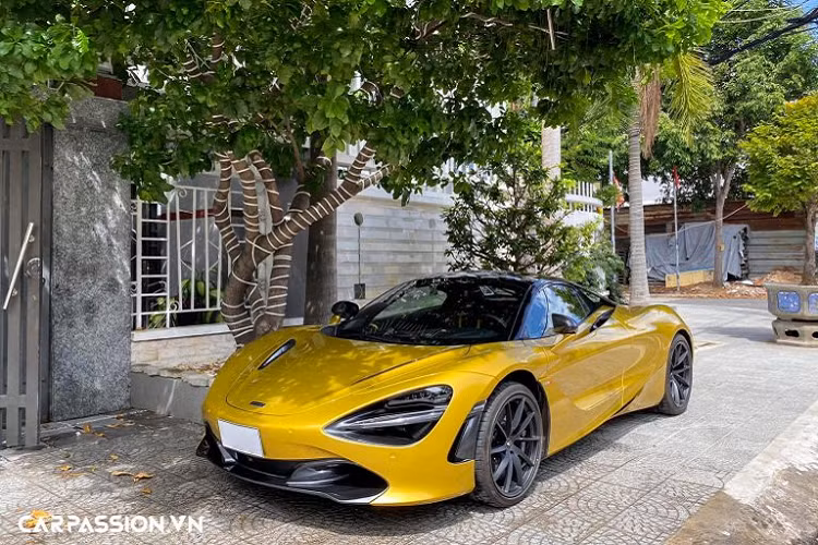 Can canh sieu xe McLaren 720S Spider dau tien tai Da thanh