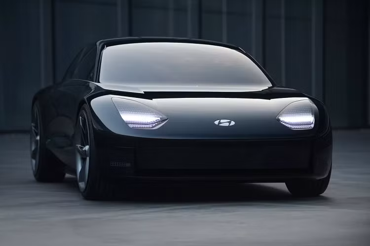Hiện vẫn chưa có thông tin về công suất động cơ điện, phạm vi hoạt động và dung lượng của pin. Điều chắc chắn là Hyundai Prophecy Concept EV dựa trên nền tảng E-GMP (Nền tảng mô đun điện toàn cầu). Nền tảng này được tạo ra đặc biệt dành riêng cho xe điện.