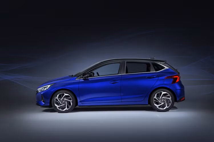 Tương tự các mẫu xe khác của hãng, Hyundai i20 thế hệ thứ 3 được áp dụng ngôn ngữ thiết kế mới với tên gọi "Sensuous Sportiness". Với thiết kế thể thao và hiện đại, i20 trở thành một cái tên sáng giá khi đối đầu với những đối thủ khác trong cùng phân khúc như Ford Fiesta, Peugeot 208 hay Volkswagen Polo…