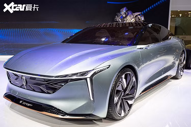 Tại Triển lãm Ô tô Trường Xuân 2020, thương hiệu Bestune thuộc FAW Group đã công bố mẫu xe concept B²-Concept hoàn toàn mới. Nó chính thức sử dụng một ngôn ngữ thiết kế mới mà được gọi là “bề mặt gợi cảm của triết lý ánh sáng và bóng tối”, và mang vai trò nguyên mẫu cho seri sedan “B” thế hệ mới của FAW Bestune.
