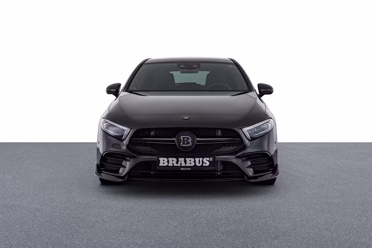 Cụ thể, Brabus đã hét giá xe Mercedes A35 AMG độ này lên tới 79.500 bảng Anh (bao gồm thuế), tương đương 2,15 tỷ VNĐ theo tỷ giá hối đoái hiện tại. Với tên gọi Brabus B35S, phiên bản này sở hữu bộ trang bị PowerXtra+ với mức công suất cực đại 360 mã lực và 460 Nm.
