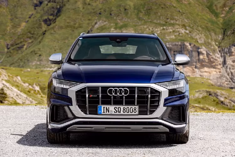 Về thiết kế, mẫu SUV cỡ lớn nhà Audi Q9 2021 mới trước đó được đồn đoán sẽ sở hữu một dáng vẻ theo kiểu coupe với kích thước to lớn và một tổng thể sang trọng hơn người anh em Q8.