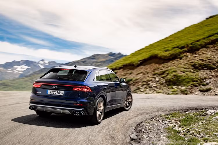 Và một chiếc Audi Q9 mang logo RS với khối động cơ V8 4.0 lít Twin-Turbo từ VW mang công suất hơn 600 mã lực có thể sẽ là một trong số đó.
