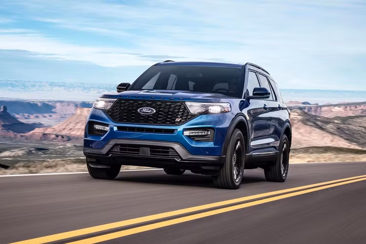 Hiện tại, Ford chưa tiết lộ những hình ảnh của phiên bản thể thao Explorer XLT 2021, đồng thời cũng giữ kín về thời điểm ra mắt. Tuy nhiên, màn ra mắt này dự kiến sẽ diễn ra tại Triển lãm Ô tô Chicago vào cuối tuần này.