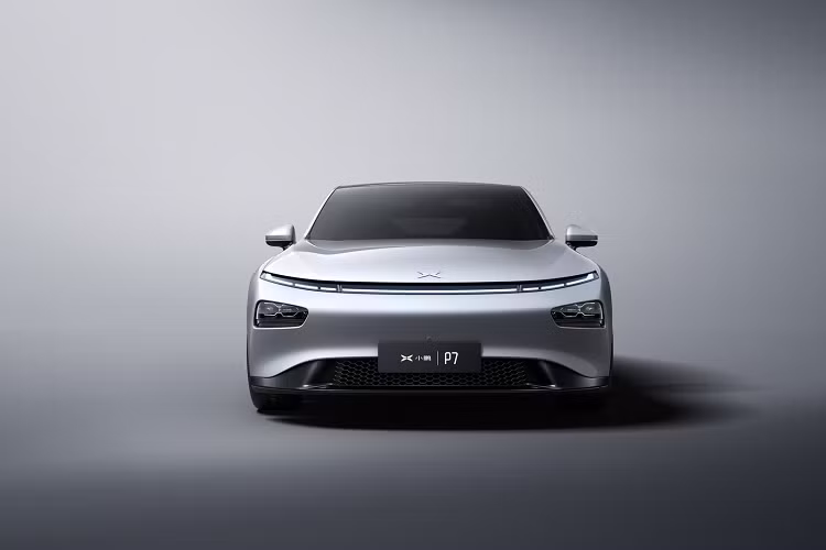 Như vậy Xpeng P7 đã thay thế vị trí dẫn đầu của Tesla Model 3 vốn đang là mẫu xe điện có phạm vi lái dài nhất ở Trung Quốc (485km).